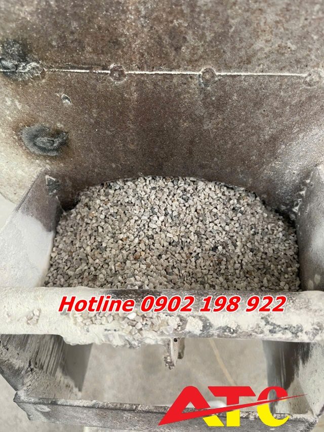 da-hat-lam-thuc-an-chan-nuoi (1)